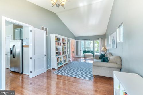 1014 Anderson Pl, Washington, DC 20032-4404