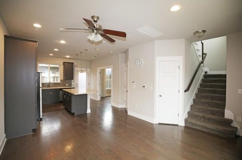 7702 Easy Wind Dr, Austin TX  78757 exterior