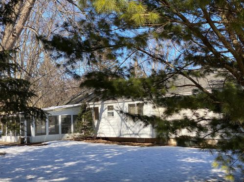 8801 Dosie Ave, Milwaukee, WI 53228-3409