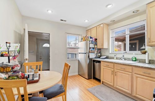 5324 Cullom Ave, Chicago IL 60641-1315 exterior