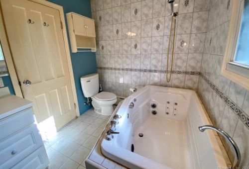 15 Albert St, Torrington CT 06790-6401 exterior