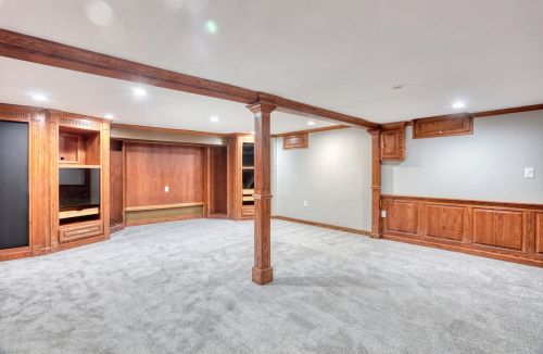 6808 Park Mnr Dr, Milwaukee WI 53224-4636 exterior