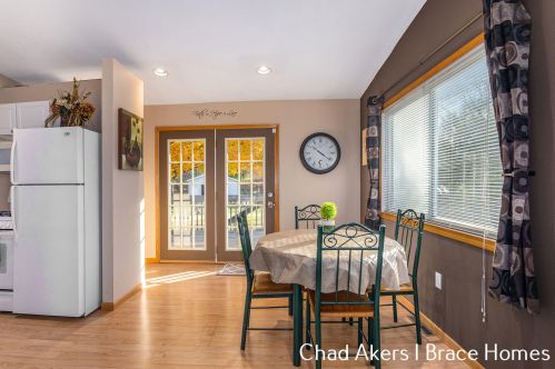 125 High St, Middlevle MI 49333-9466 exterior