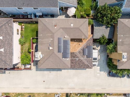 9466 Cedar St, Bellflower CA 90706-6577 exterior