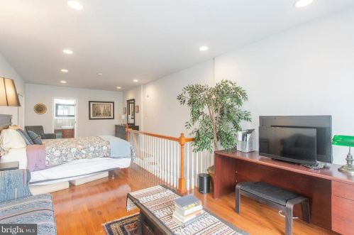 1709 Ellsworth St, Philadelphia PA 19146-3011 exterior