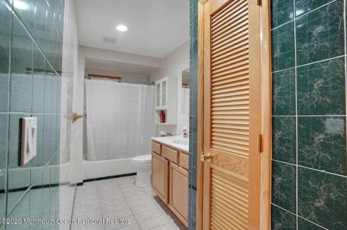 338 New Central Ave, Jackson Twp NJ 08527-2952 exterior