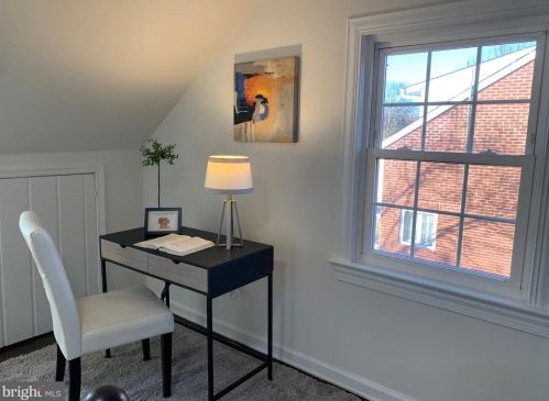 9407 Colesville Rd, Silver Spring MD 20901-4819 exterior