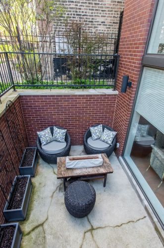 933 Winchester Ave, Chicago IL  60622-4964 exterior