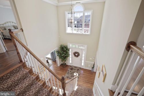 7001 Highland Mdw Ct, Alexandria VA 22315-3963 exterior