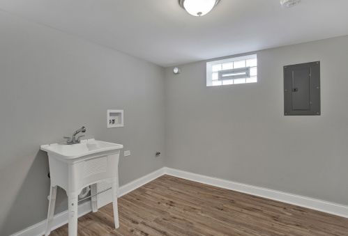 9852 Frst Ave, Chicago IL 60628-1439 exterior