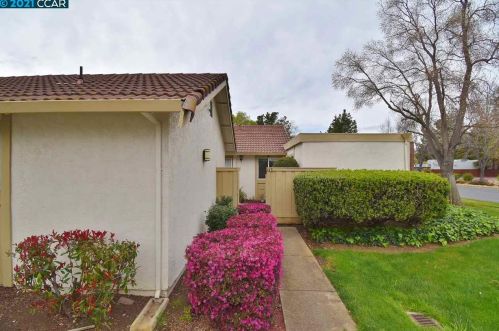 1471 Indian Ln, Concord, CA 94521-2904