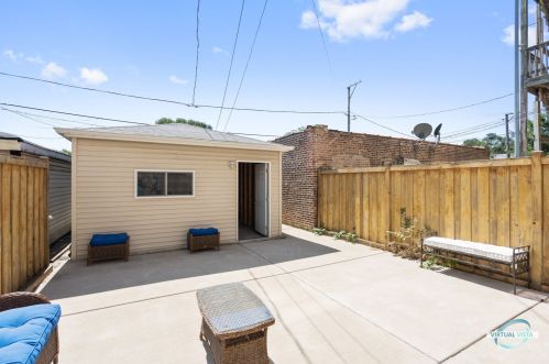 1529 Marquette Rd, Chicago IL 60637-4318 exterior