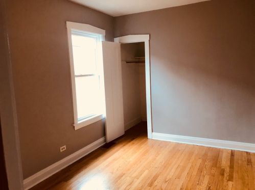 5042 Winnemac Ave, Chicago IL 60630-2315 exterior