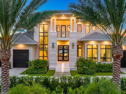 3841 Crayton Rd, Naples FL 34103-3528 exterior