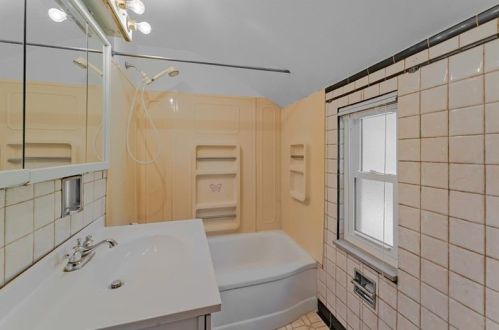 1206 Cir Dr, Pittsburgh PA 15221-4502 exterior