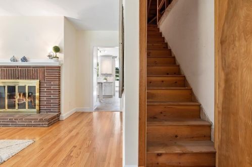 165 Chadwick St, North Andover MA 01845-1705 exterior