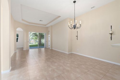 10084 Stonegate Dr, Fort Pierce FL 34987-2423 exterior