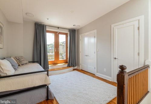 1245 Independence Ave, Washington DC 20003-2302 exterior