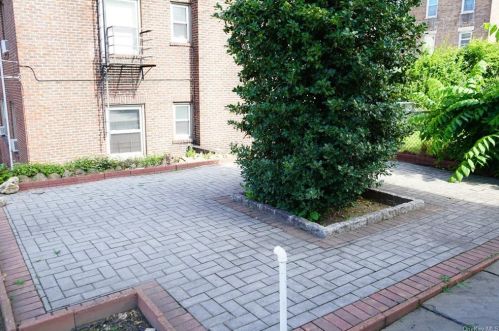 102 High St, Mount Vernon NY 10550-1810 exterior