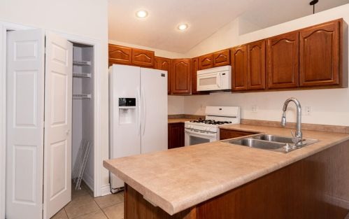 5806 Coddington Ln, Kalamazoo MI 49009-1791 exterior