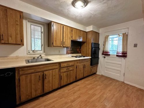 327 Elias Dr, Pittsburgh PA 15235-1710 exterior