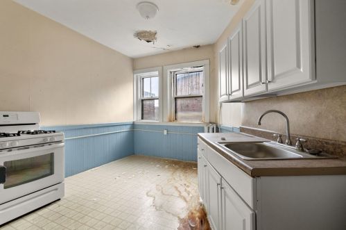 65 Pleasant St, Brookline MA 02446-3723 exterior