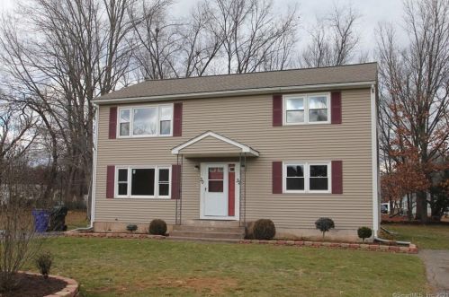 32 Lownds Dr, Windsor Locks CT  06096-2819 exterior