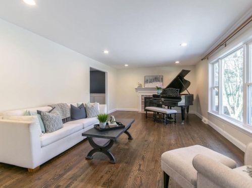 19 Quinnehtuk Rd, Springfield MA 01106-2911 exterior