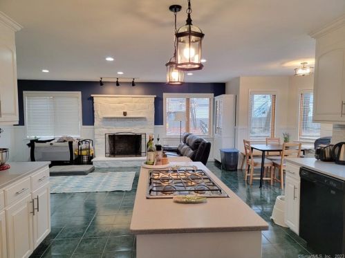 39 Nicole Rd, New Britain CT  06053-1475 exterior