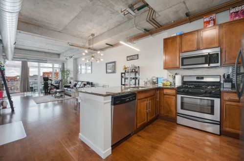 1610 Fullerton Ave, Chicago, IL 60614-1920