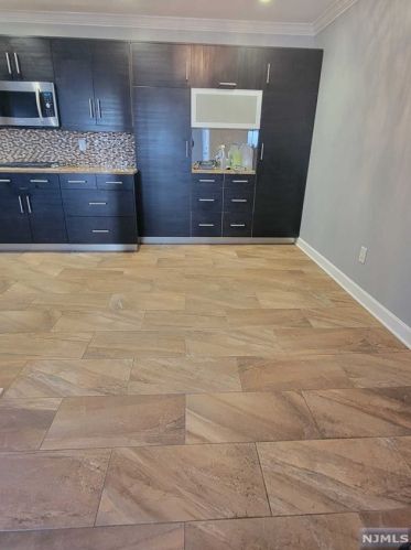 621 Plum Ter, Mahwah NJ  07430-3441 exterior