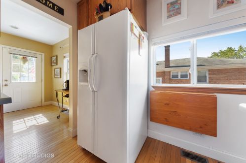 170 Pick Ave, Elmhurst IL 60126-3018 exterior