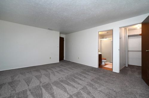 604 Meade Dr, Moon Twp PA 15108-9668 exterior