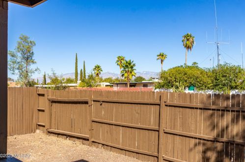 7227 Bellingham Dr, Tucson AZ  85730-3305 exterior