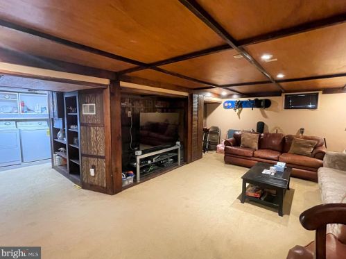 62 Goeke Dr, Trenton NJ 08610-1123 exterior