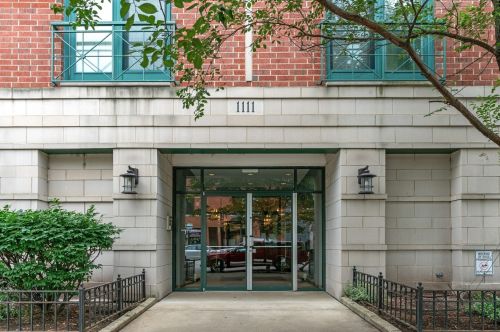 1111 Madison St, Chicago IL 60607-2011 exterior