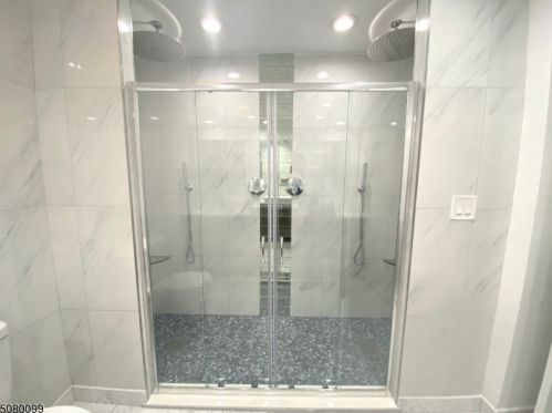 56 Bond St, Bridgewater NJ 08807-2458 exterior