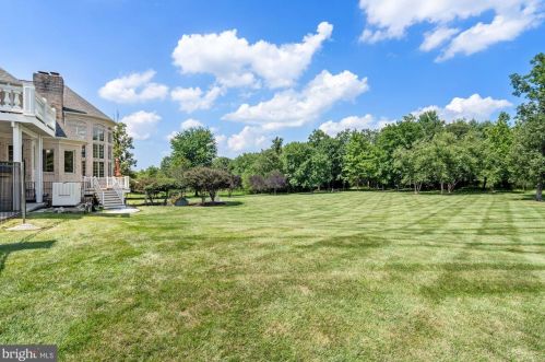 12705 Greenbriar Rd, Rockville MD 20854-6324 exterior