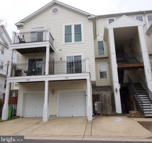 5082 Donovan Dr, Alexandria VA 22304-7755 exterior