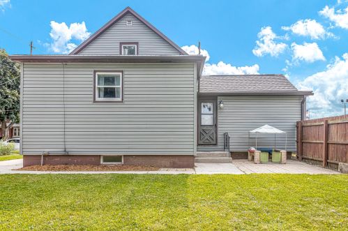 928 18th St, Manitowoc WI 54220-3133 exterior