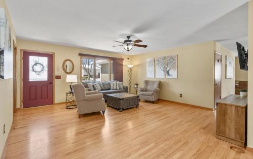 1605 Tarragon Dr, Madison WI  53716-1858 exterior