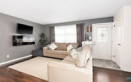 1837 Springvale Rd, Duluth, MN 55811-3150