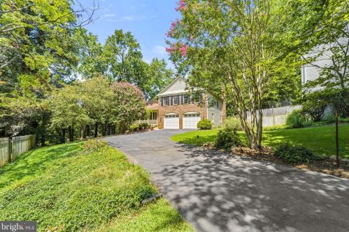 1626 Linway Park Dr, Mc Lean, VA 22101-4149