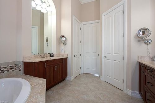 6524 Costa Cir, Naples FL 34113-1710 exterior