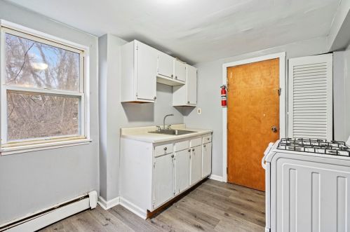 204 Minooka St, Pittsburgh PA 15210-3503 exterior