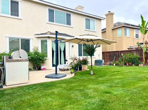 3851 Bluff St, Perris CA 92571-7595 exterior