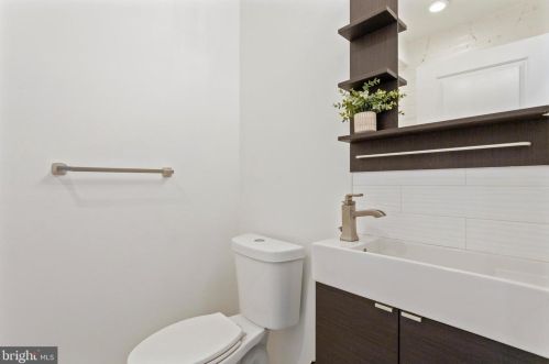 2624 Collins St, Philadelphia PA 19134-3709 exterior