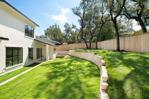 8512 Appalachian Dr, Austin TX 78759-7930 exterior