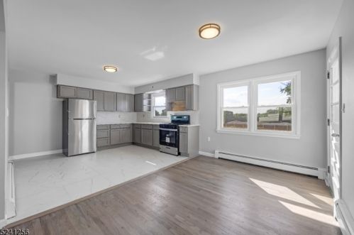 70 Maple Ave, West Paterson NJ  07424-2835 exterior