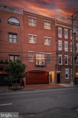 124 Bainbridge St, Philadelphia PA 19147-1866 exterior